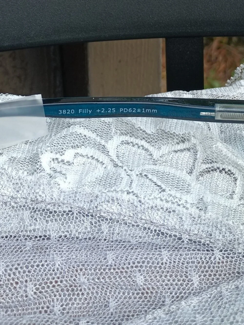 Reading Glasses by Peepers (Filly), +2.25 strength, teal/green ombre color, NWT